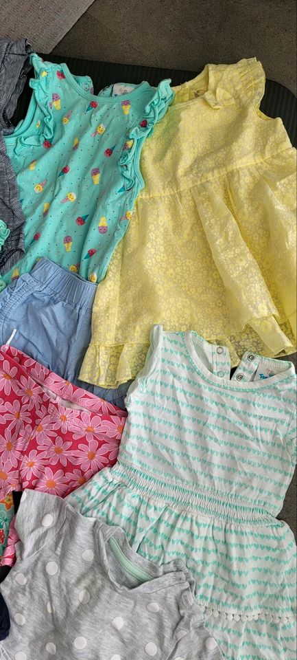 Mädchen Baby Kleidung Paket 74 Sommerkleid Tshirt shorts in Ennepetal