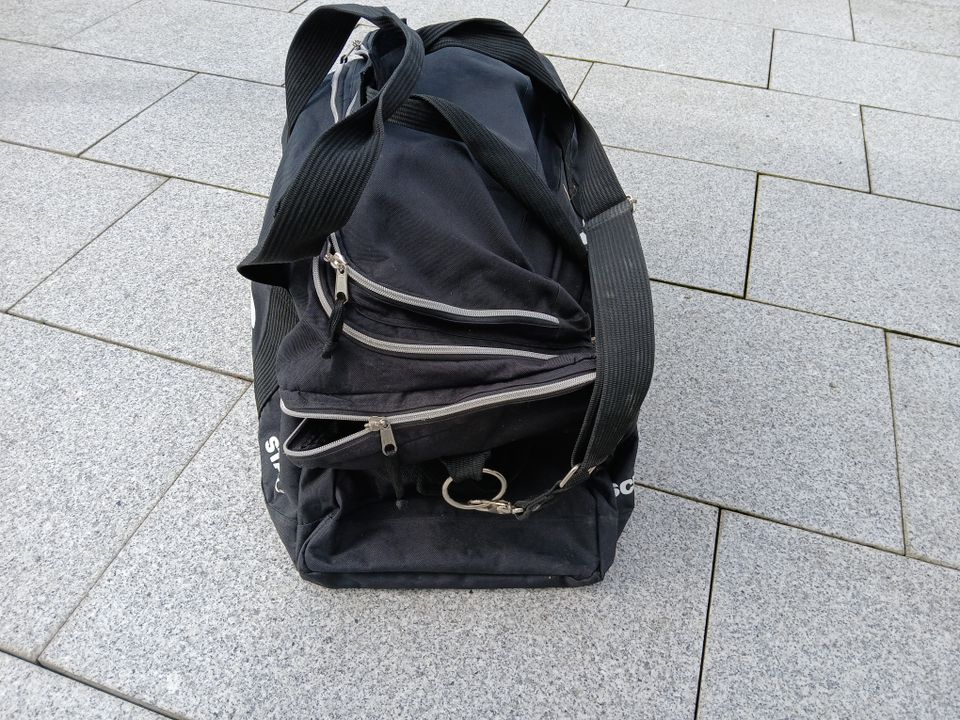 Große Sport - und Reisetasche Neu! in Öhringen