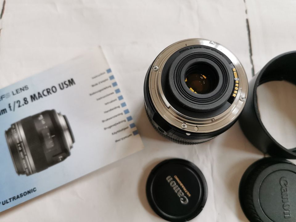 Canon Macro-Objektiv EF-S60mm f/2,8 Macro USM in Berlin