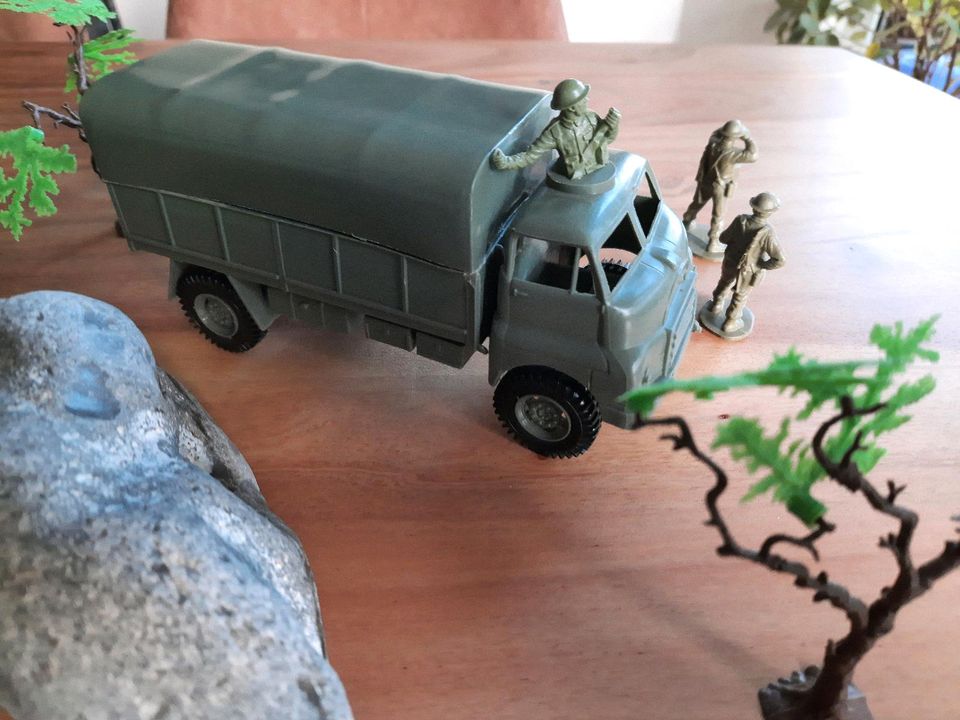 Soldaten Figuren / Airfix 1:32 Bedford R.L. Truck in Lindhorst