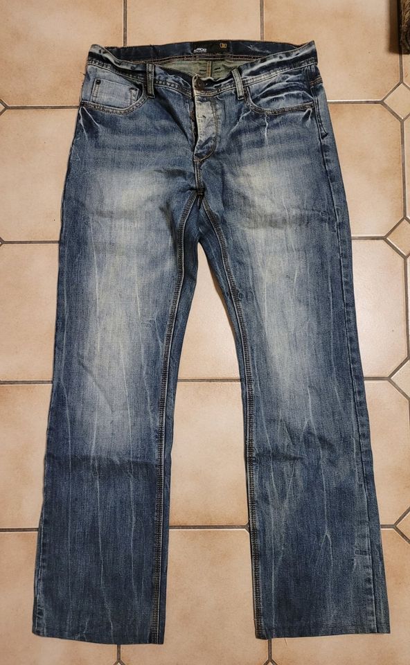 Herren Jeans blau Hosen Freizeit SMOG Gr. 32/36 in Wallerfing