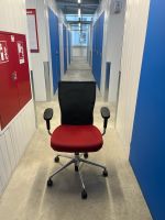 Vitra T-Chair Designer Bürostuhl - Rot und schwarz-weiß gestreift Sendling - Obersendling Vorschau