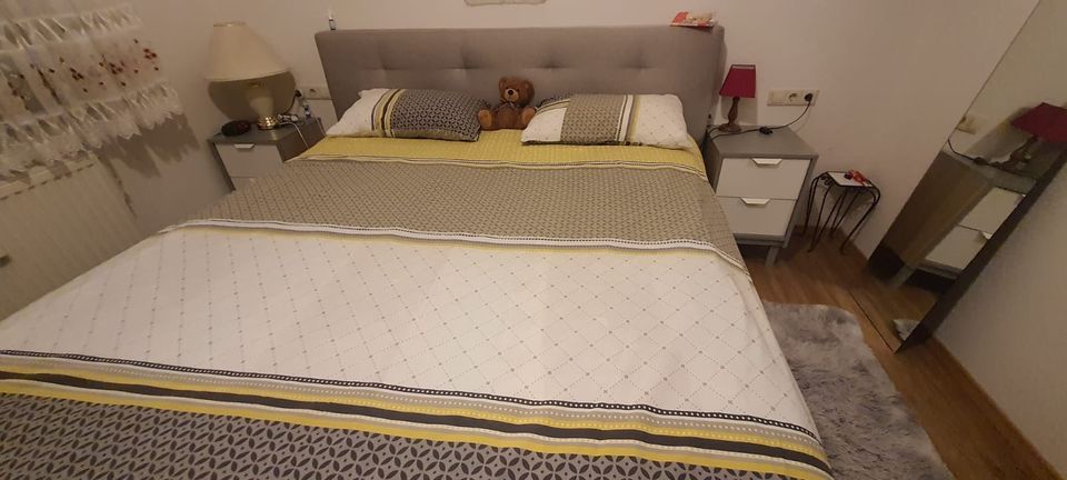 Boxspringbett mit Topper top Zustand in Tettnang