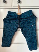 Knielange Leggings von Nike Gr. XS in schwarz blau Niedersachsen - Delligsen Vorschau