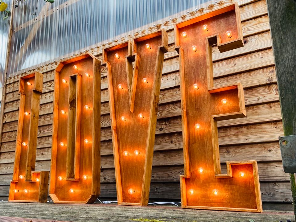 LOVE Letter Buchstaben Holz XXL Hochzeit Geburtstag Feier Mieten in Idar-Oberstein