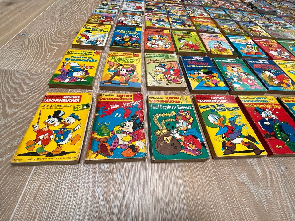 Lustige Taschenbücher Donald Duck Band 1 bis 500 komplett in Hamburg