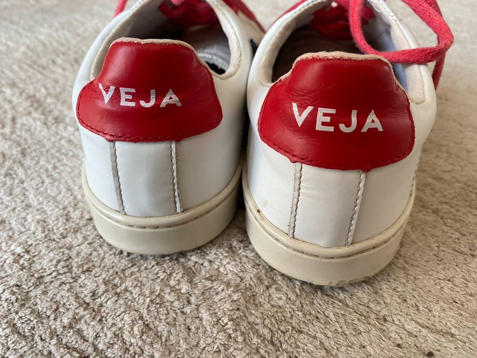 Veja Sneakers, weiß-blau-rot, Gr. 32 in Neu-Isenburg