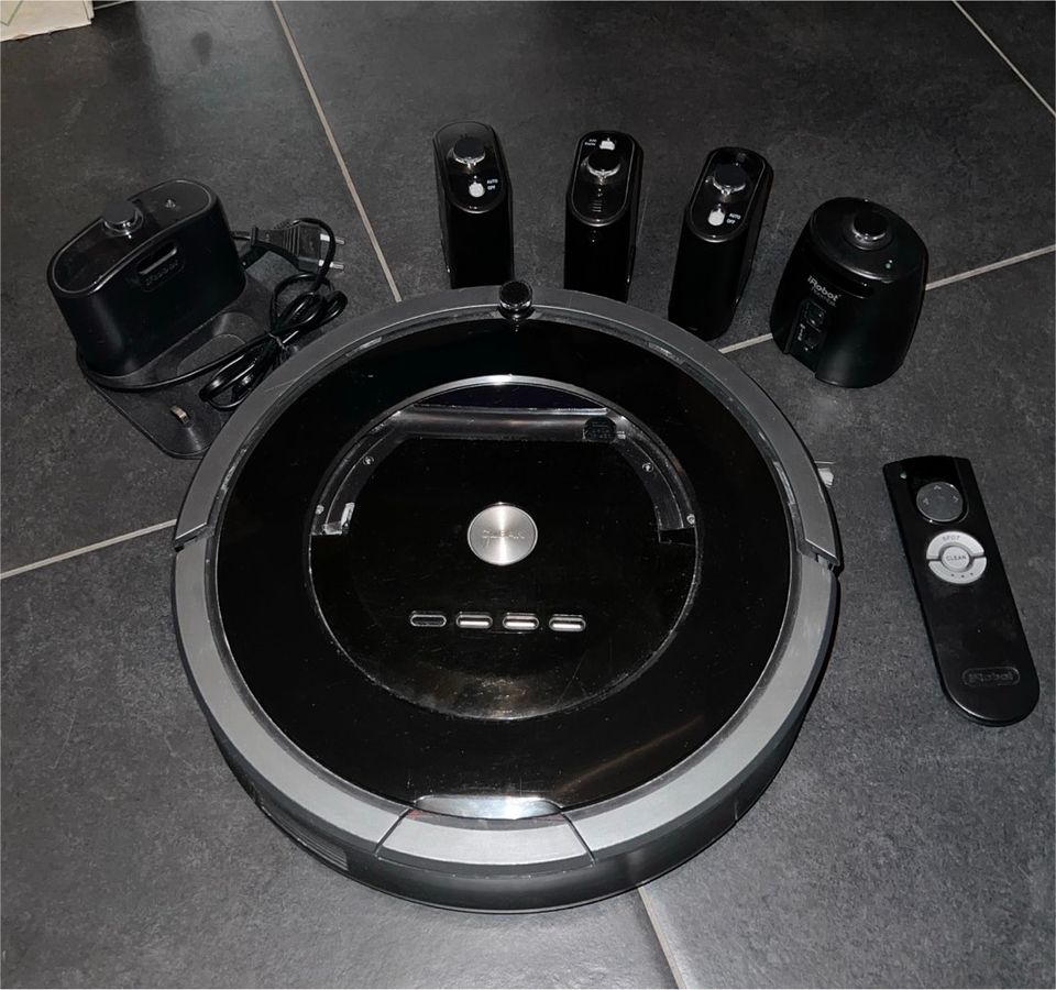 iRobot 880 Staubsaug-Roboter Roomba in Nidderau