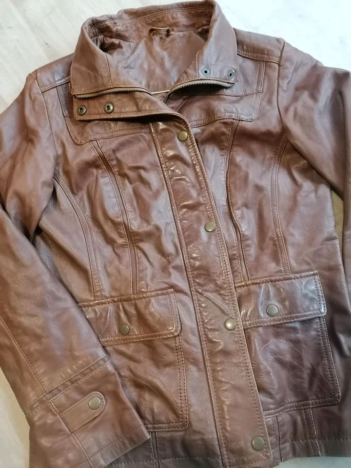 C&A Damen Lederjacke Gr. 40 braun wie neu in Menden