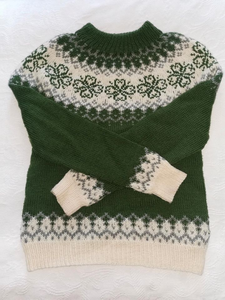 Pullover aus 100 % Schurwolle Wolle in Pulsnitz