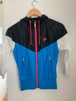 Nike Regenjacke Windjacke Damen blau-schwarz-weiß Gr. XS Brandenburg - Fürstenwalde (Spree) Vorschau