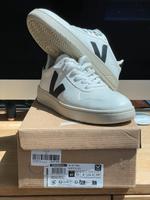 NEU VEJA V-10 Weiß / Schwarz Gr. 41 NP 165€ Frankfurt am Main - Bornheim Vorschau