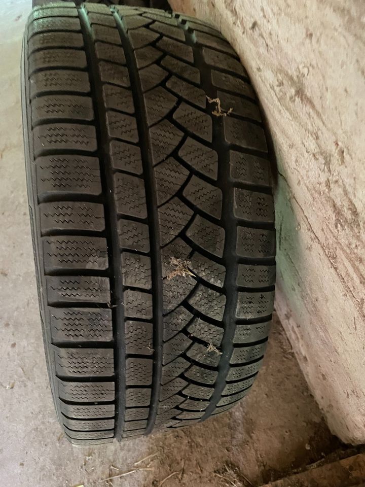 Räder Mercedes 8x17 ET35 Rial mit 245/45 R17 Winterreifen in Bad Bergzabern