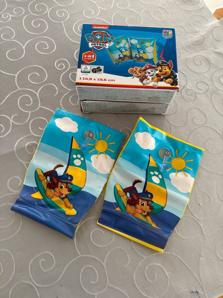 Paw Patrol Schwimmflügel 2x (nur 2 Mal benutzt) in Frankfurt am Main