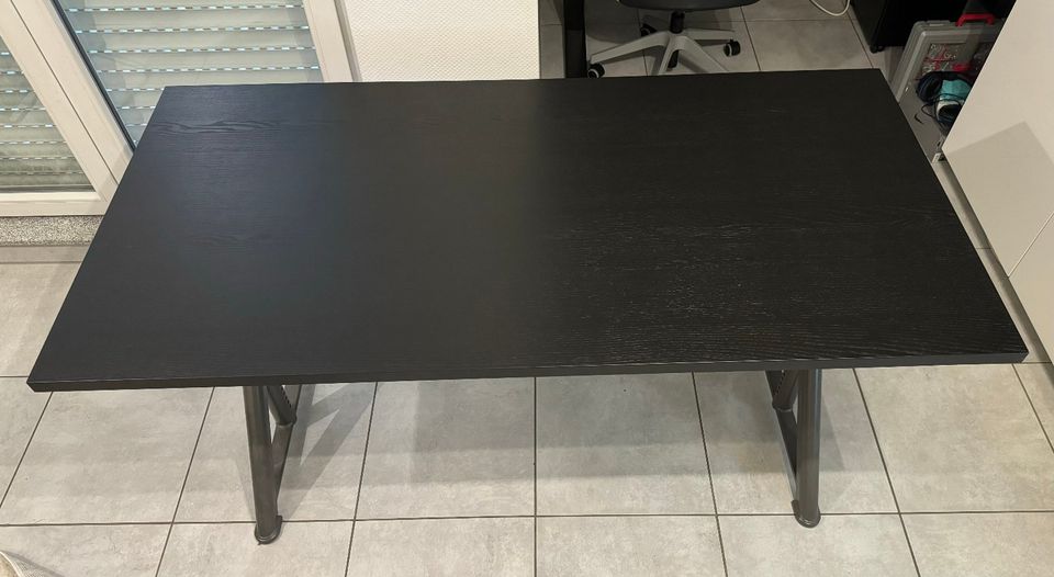 (IDÅSEN)-Schreibtisch in schwarz/dunkelgrau (160x80cm) in Oberhausen
