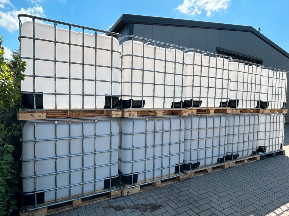 IBC - Container 1000l auf Stahlpalette Regentonne Gartenwasser in Wunstorf