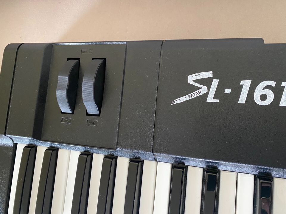 Studiologic SL-161 MIDI Controller Keyboard in Hamburg