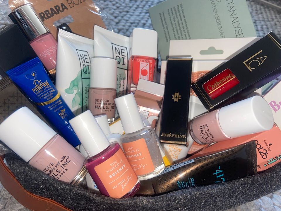 26 teilig BeautyBox Kosmetik Naobay Nails inc Glossybox My little in Leipzig