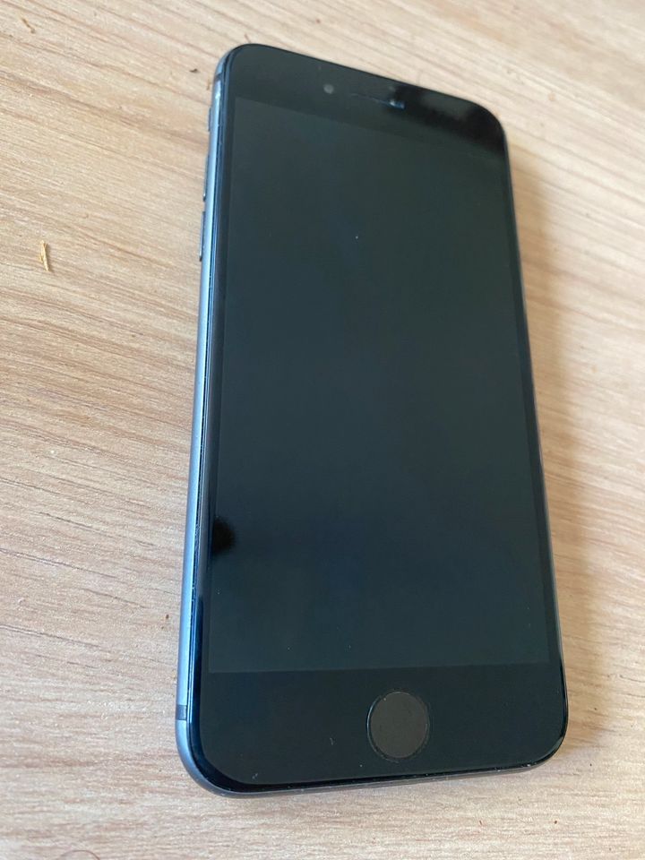 iPhone 8 defekt - neues Display in Hamburg