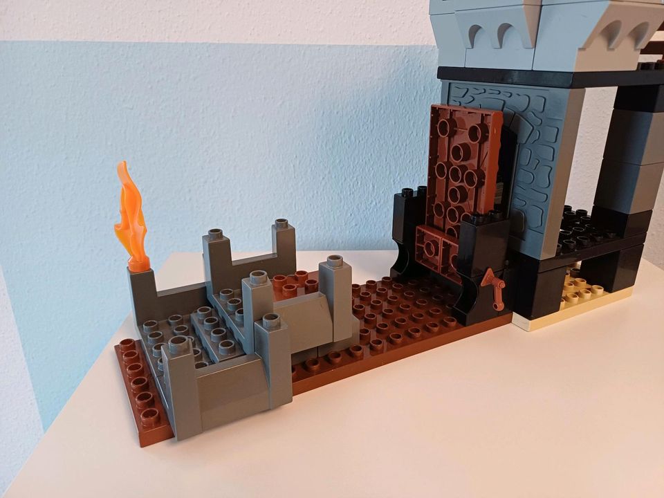 Lego Duplo Turm mit Zugbrücke Ritterburg in Pilsting