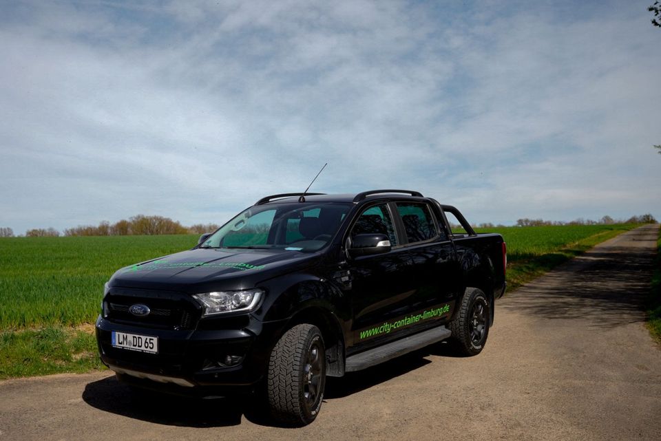 Ford Ranger Black Limited Edition in Brechen