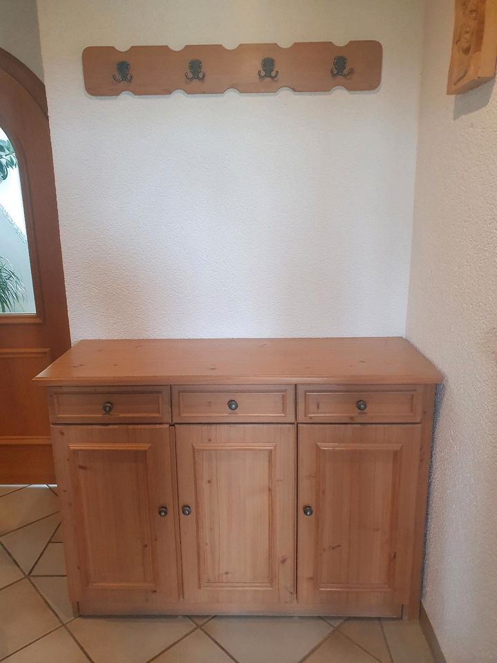 Verkaufe Massivholz Garderobe in Mamming