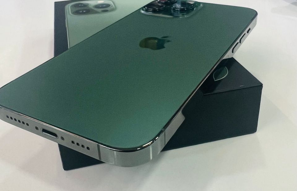 Apple iPhone 13 Pro Max 128GB Green/ mit Zubehör✅mit Garantie! in Berlin