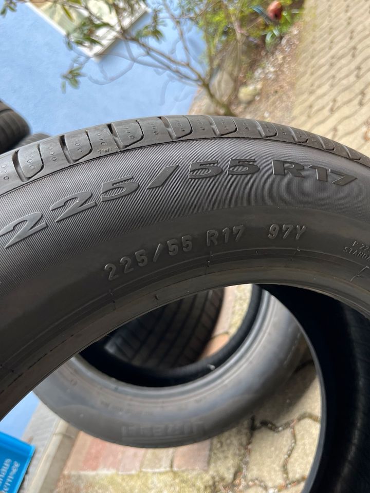 2 Stück Sommerreifen Pirelli Cinturato P7 225 / 55 R17 97Y in München