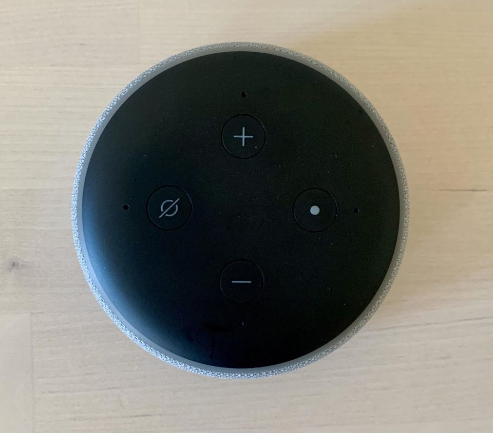 Amazon Echo Dot (3. Generation), hellgrau in Leipzig