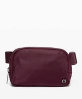 Neu! - Lululemon everywhere belt bag - 1l cassis Frankfurt am Main - Westend Vorschau