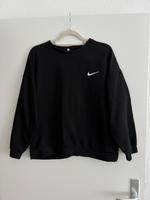 Schwarzer Pullover Gr L langarm Sport Oberteil Nike n.o. Nordrhein-Westfalen - Meerbusch Vorschau