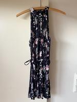 Kleid, Sommerkleid, Blumen, Neckholder, Gr. S, Vero Moda Hessen - Schotten Vorschau
