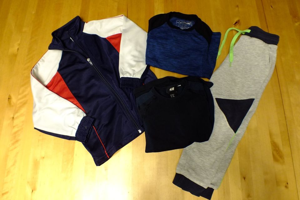 Sportkleidung-SET Gr 104, Hose, langarm Sweatshirts, Sportjacke in Reinbek