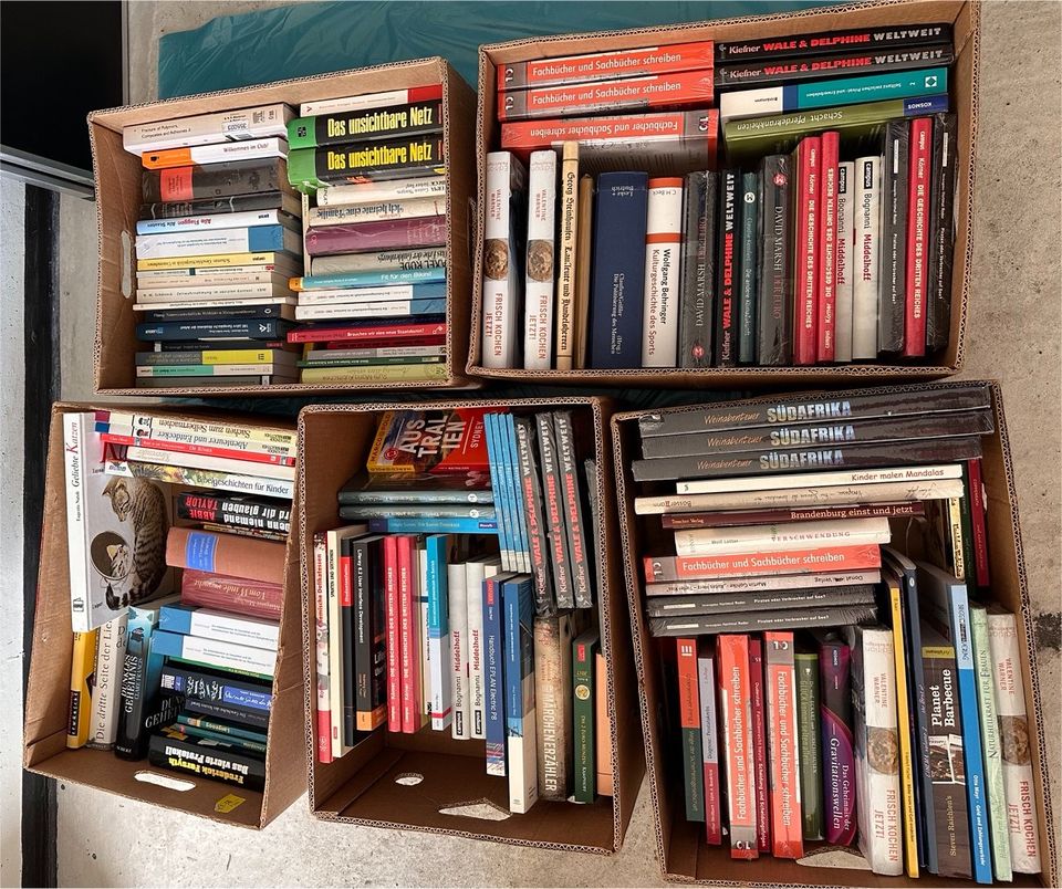 140 Bücher zu verkaufen - ideal für Händler oder Flohmarktware in Stuhr