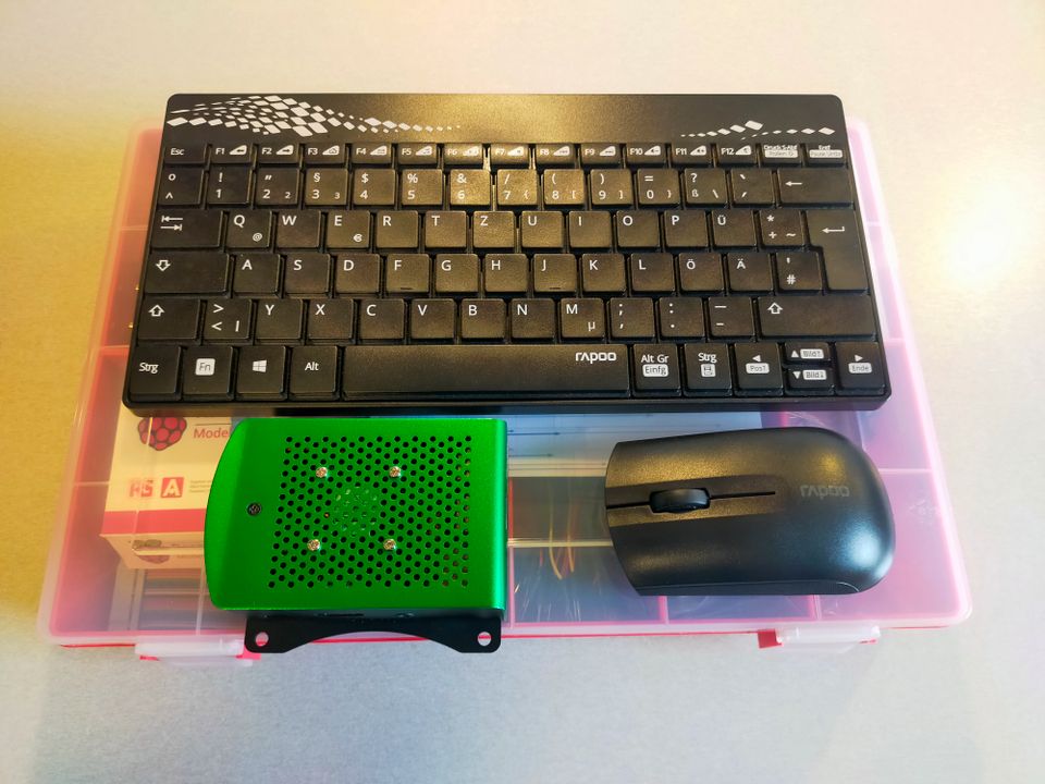 Raspberry Pi 3 Modell B+, Wireless Tastatur/Maus, SD-Card, FunKit in Wuppertal