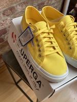 SUPERGA Leinenschuh Turnschuh NEU GR.39 yellow sunflower gelb Nordrhein-Westfalen - Ratingen Vorschau