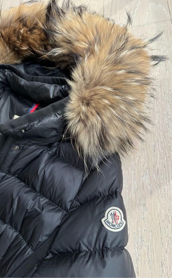 Moncler Daunenmantel Gr.3 in Düsseldorf