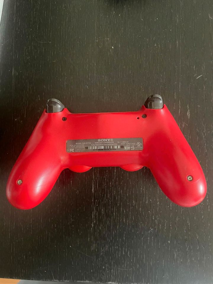 PS 4 Controller rot in Essen