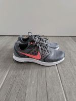 NIKE Damen Sneaker Größe 36,5 Hessen - Limburg Vorschau