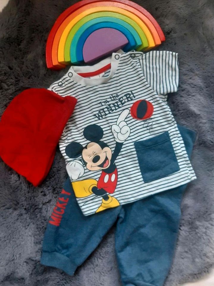 Disney Micky Maus Set:Hose,Shirt, Mütze wie neu, Jogginghose 62 in Marburg