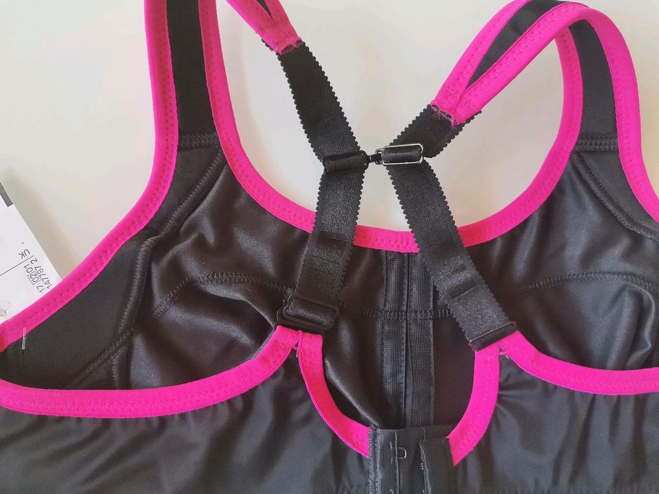 Bustier /  Fitness  Top BH  Gr. 38 NEU in Raubach (Westerw.)