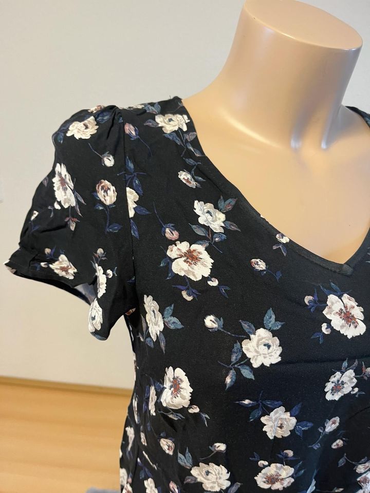 NEU VERO MODA KLEID XS 34 schwarz Blume floral Sommer y2k retro in Aichtal