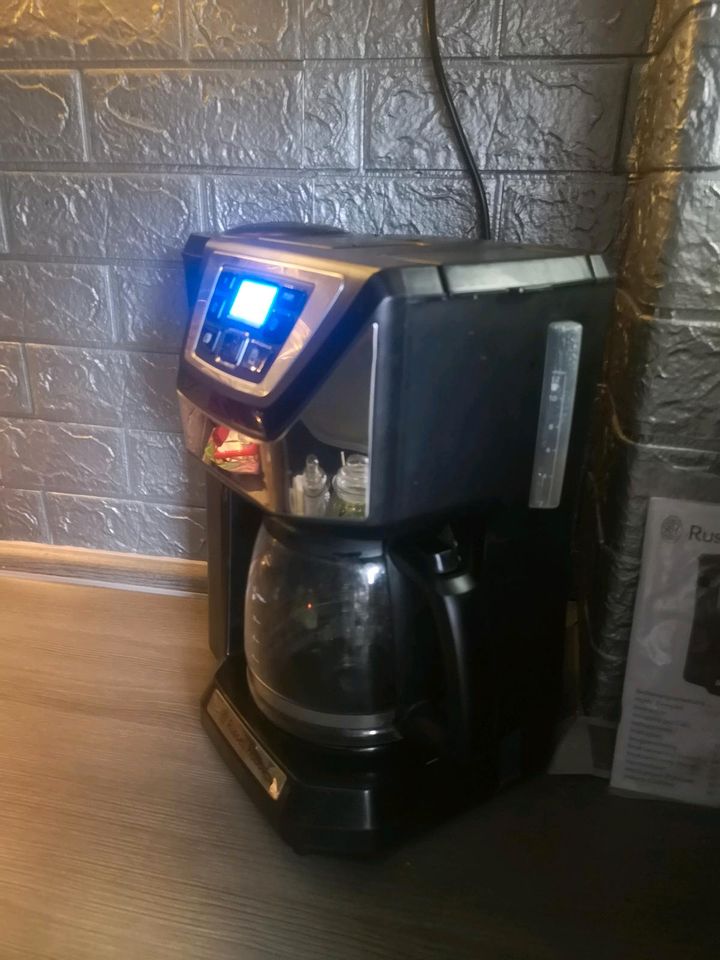 Kaffeemaschine mit timer und Mahlwerk in Halle