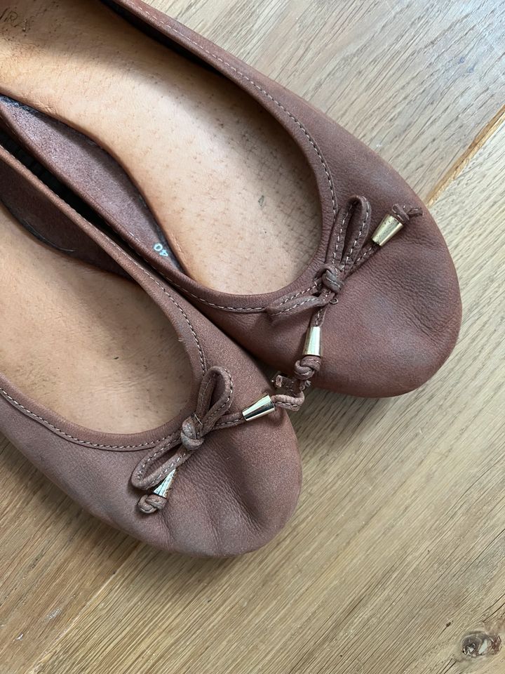 Akira Ballerinas aus Leder in braun - Gr. 40 in Düsseldorf