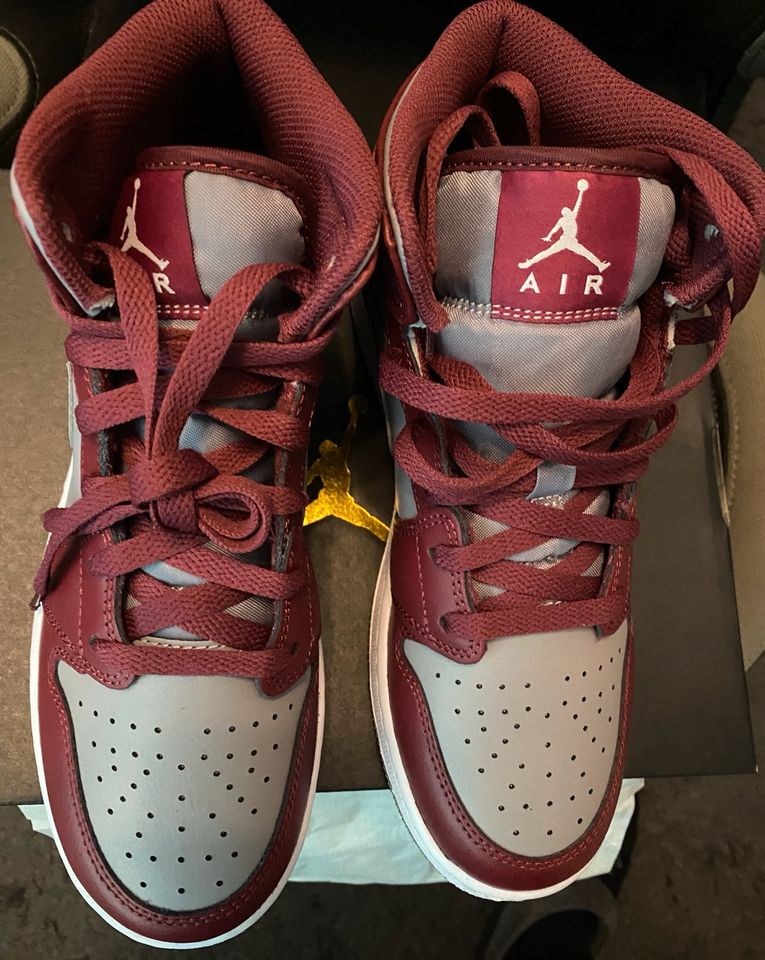 Nike Air Jordan 1 Mid Cherrywood Grey red 39 grau Bordeaux in Frankfurt am Main