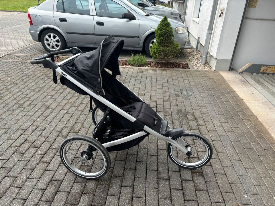 Thule Glide 2 jogger in Griesheim