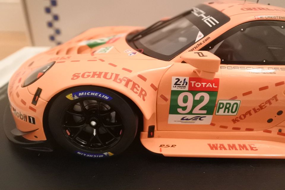 1/18 Spark 18S393 PORSCHE 911 991 RSR Pink Pig Le Mans 2018 in Berlin