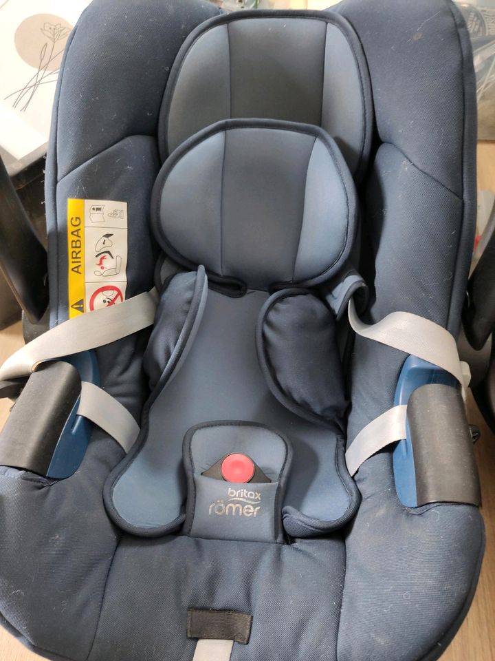 Babyschale Britax Römer mit Isofix Unfallfrei in Wetter (Ruhr)