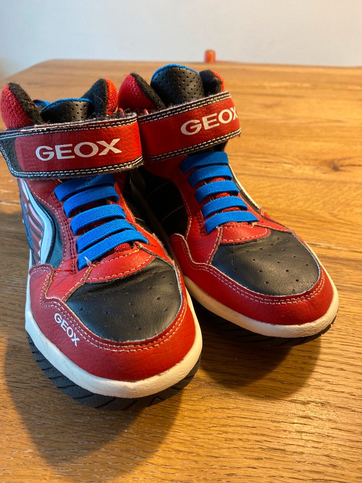 Geox Respira high top mit Leuchtfunktion in Handewitt