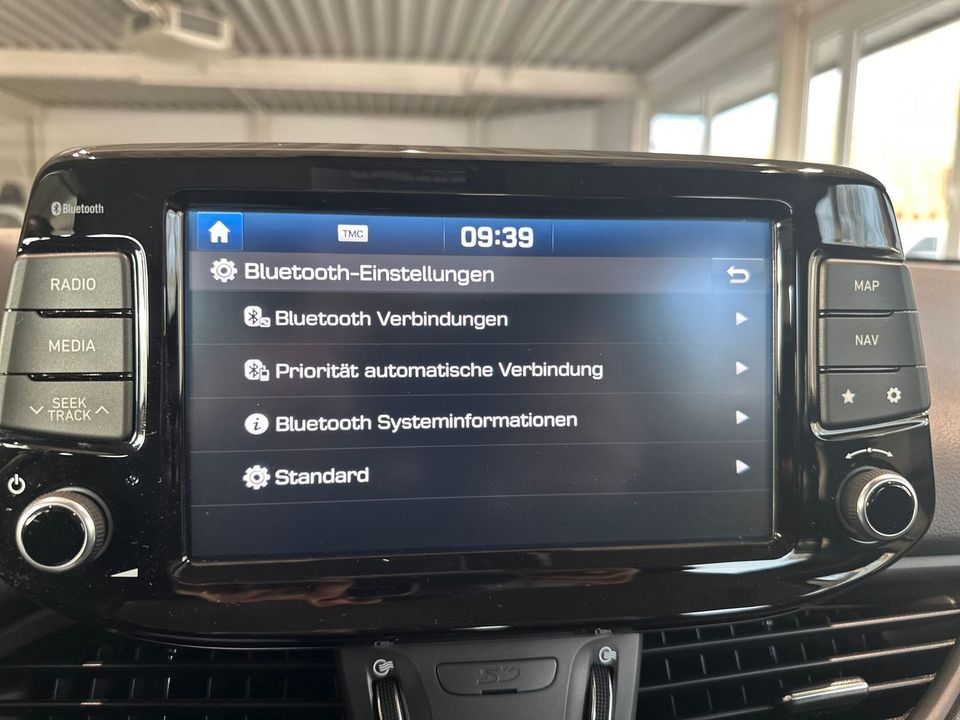 Hyundai i30 Select*NAVI*KAMERA*PDC* in Wismar
